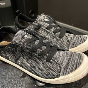 Women’s Roxy Surf Sneaker Shoe Size 9.5